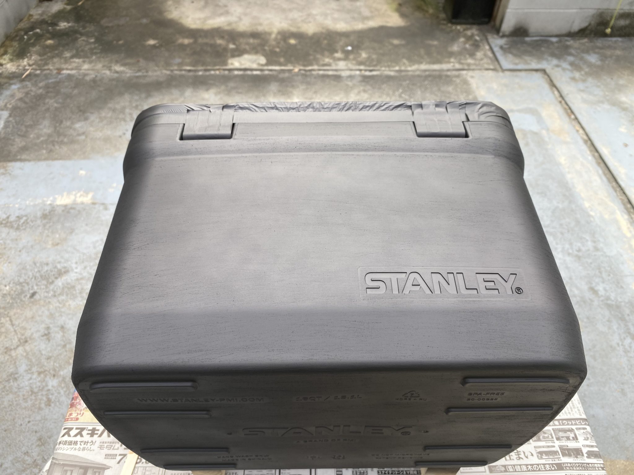 スタンレー（STANLEY）のクーラーボックスをブラックに塗装！失敗しないコツを解説します！ | ばやしのキャンプブログ